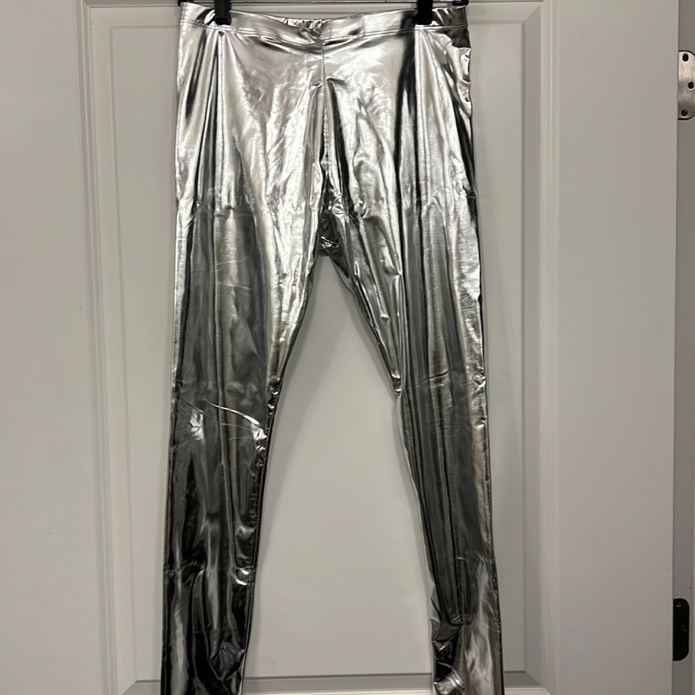 Woman’s small metallic leggings